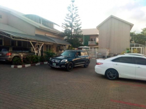 Diamond Lane Hotel